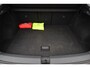 Volkswagen T-Roc 1.0 TSI Style 116PK / 81kW, Afneembare trekhaak, ErgoActive bestuurdersstoel, lederen alcantara bekleding, navigatie, privacy glas, 2-zone climatronic, verwarmbare voorstoelen, lederen multifunctioneel stuurwiel, parkeersensoren voor en achter (pdc), draadloze telefoonlader, spraakbediening, draadloos Apple Carplay & Android Auto, elektrische lendesteun, adaptieve cruise control (acc), elektrisch verstel-, verwarm- en inklapbare buitenspiegels, navigatie, DAB+ etc.