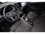 Volkswagen T-Roc 1.0 TSI Style 116PK / 81kW, Afneembare trekhaak, ErgoActive bestuurdersstoel, lederen alcantara bekleding, navigatie, privacy glas, 2-zone climatronic, verwarmbare voorstoelen, lederen multifunctioneel stuurwiel, parkeersensoren voor en achter (pdc), draadloze telefoonlader, spraakbediening, draadloos Apple Carplay & Android Auto, elektrische lendesteun, adaptieve cruise control (acc), elektrisch verstel-, verwarm- en inklapbare buitenspiegels, navigatie, DAB+ etc.