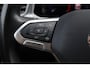 Volkswagen T-Roc 1.0 TSI Style 110PK / 81kW, Afneembare trekhaak, ErgoActive bestuurdersstoel met massagefunctie, lederen alcantara bekleding, navigatie, privacy glas, 2-zone climatronic, verwarmbare voorstoelen, lederen multifunctioneel stuurwiel, parkeersensoren voor en achter (pdc), draadloze telefoonlader, spraakbediening, draadloos Apple Carplay & Android Auto, elektrische lendesteun, adaptieve cruise control (acc), elektrisch verstel-, verwarm- en inklapbare buitenspiegels, navigatie, DAB+ etc.