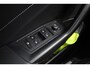 Volkswagen T-Roc 1.0 TSI Style 116PK / 81kW, Afneembare trekhaak, ErgoActive bestuurdersstoel, lederen alcantara bekleding, navigatie, privacy glas, 2-zone climatronic, verwarmbare voorstoelen, lederen multifunctioneel stuurwiel, parkeersensoren voor en achter (pdc), draadloze telefoonlader, spraakbediening, draadloos Apple Carplay & Android Auto, elektrische lendesteun, adaptieve cruise control (acc), elektrisch verstel-, verwarm- en inklapbare buitenspiegels, navigatie, DAB+ etc.