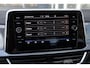 Volkswagen T-Roc 1.0 TSI Style 110PK / 81kW, Afneembare trekhaak, ErgoActive bestuurdersstoel met massagefunctie, lederen alcantara bekleding, navigatie, privacy glas, 2-zone climatronic, verwarmbare voorstoelen, lederen multifunctioneel stuurwiel, parkeersensoren voor en achter (pdc), draadloze telefoonlader, spraakbediening, draadloos Apple Carplay & Android Auto, elektrische lendesteun, adaptieve cruise control (acc), elektrisch verstel-, verwarm- en inklapbare buitenspiegels, navigatie, DAB+ etc.