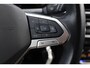 Volkswagen T-Roc 1.0 TSI Style 110PK / 81kW, Afneembare trekhaak, ErgoActive bestuurdersstoel met massagefunctie, lederen alcantara bekleding, navigatie, privacy glas, 2-zone climatronic, verwarmbare voorstoelen, lederen multifunctioneel stuurwiel, parkeersensoren voor en achter (pdc), draadloze telefoonlader, spraakbediening, draadloos Apple Carplay & Android Auto, elektrische lendesteun, adaptieve cruise control (acc), elektrisch verstel-, verwarm- en inklapbare buitenspiegels, navigatie, DAB+ etc.
