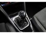 Volkswagen T-Roc 1.0 TSI Style 116PK / 81kW, Afneembare trekhaak, ErgoActive bestuurdersstoel, lederen alcantara bekleding, navigatie, privacy glas, 2-zone climatronic, verwarmbare voorstoelen, lederen multifunctioneel stuurwiel, parkeersensoren voor en achter (pdc), draadloze telefoonlader, spraakbediening, draadloos Apple Carplay & Android Auto, elektrische lendesteun, adaptieve cruise control (acc), elektrisch verstel-, verwarm- en inklapbare buitenspiegels, navigatie, DAB+ etc.