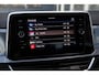 Volkswagen T-Roc 1.0 TSI Style 110PK / 81kW, Afneembare trekhaak, ErgoActive bestuurdersstoel met massagefunctie, lederen alcantara bekleding, navigatie, privacy glas, 2-zone climatronic, verwarmbare voorstoelen, lederen multifunctioneel stuurwiel, parkeersensoren voor en achter (pdc), draadloze telefoonlader, spraakbediening, draadloos Apple Carplay & Android Auto, elektrische lendesteun, adaptieve cruise control (acc), elektrisch verstel-, verwarm- en inklapbare buitenspiegels, navigatie, DAB+ etc.