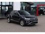 Volkswagen T-Roc 1.0 TSI Style 116PK / 81kW, Afneembare trekhaak, ErgoActive bestuurdersstoel, lederen alcantara bekleding, navigatie, privacy glas, 2-zone climatronic, verwarmbare voorstoelen, lederen multifunctioneel stuurwiel, parkeersensoren voor en achter (pdc), draadloze telefoonlader, spraakbediening, draadloos Apple Carplay & Android Auto, elektrische lendesteun, adaptieve cruise control (acc), elektrisch verstel-, verwarm- en inklapbare buitenspiegels, navigatie, DAB+ etc.