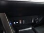 Toyota RAV4 2.0 Executive Business 4WD AfnTrekhaak, Automaat, Camera, Cruise control, Parkeersensor achter, Voorstoelen verwarmd, Navigatiesysteem full map Op zoek naar een ruime en comfortabele SUV met een betrouwbare reputatie? Deze Toyota RAV4 2.0 Executive Business uit 2015 biedt alles wat je nodig hebt: kracht, luxe en veelzijdigheid in één