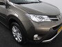 Toyota RAV4 2.0 Executive Business 4WD AfnTrekhaak, Automaat, Camera, Cruise control, Parkeersensor achter, Voorstoelen verwarmd, Navigatiesysteem full map Op zoek naar een ruime en comfortabele SUV met een betrouwbare reputatie? Deze Toyota RAV4 2.0 Executive Business uit 2015 biedt alles wat je nodig hebt: kracht, luxe en veelzijdigheid in één