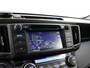Toyota RAV4 2.0 Executive Business 4WD AfnTrekhaak, Automaat, Camera, Cruise control, Parkeersensor achter, Voorstoelen verwarmd, Navigatiesysteem full map Op zoek naar een ruime en comfortabele SUV met een betrouwbare reputatie? Deze Toyota RAV4 2.0 Executive Business uit 2015 biedt alles wat je nodig hebt: kracht, luxe en veelzijdigheid in één