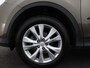 Toyota RAV4 2.0 Executive Business 4WD AfnTrekhaak, Automaat, Camera, Cruise control, Parkeersensor achter, Voorstoelen verwarmd, Navigatiesysteem full map Op zoek naar een ruime en comfortabele SUV met een betrouwbare reputatie? Deze Toyota RAV4 2.0 Executive Business uit 2015 biedt alles wat je nodig hebt: kracht, luxe en veelzijdigheid in één