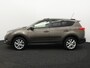 Toyota RAV4 2.0 Executive Business 4WD AfnTrekhaak, Automaat, Camera, Cruise control, Parkeersensor achter, Voorstoelen verwarmd, Navigatiesysteem full map Op zoek naar een ruime en comfortabele SUV met een betrouwbare reputatie? Deze Toyota RAV4 2.0 Executive Business uit 2015 biedt alles wat je nodig hebt: kracht, luxe en veelzijdigheid in één