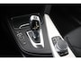 BMW 3-Serie Touring 318i High Executive | Stoelverwarming | Leder | Cruise Control | PDC V+A | 18 Inch