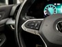 Volkswagen Golf 1.0 TSI Sportline (APPLE CARPLAY, GROOT NAVI, SFEERVERLICHTING, KEYLESS, GETINT GLAS, SPORTSTOELEN, PARKEERSENSOREN, LM VELGEN, ADAPTIVE CRUISE, NIEUWSTAAT)