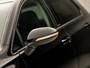 Volkswagen Golf 1.0 TSI Sportline (APPLE CARPLAY, GROOT NAVI, SFEERVERLICHTING, KEYLESS, GETINT GLAS, SPORTSTOELEN, PARKEERSENSOREN, LM VELGEN, ADAPTIVE CRUISE, NIEUWSTAAT)