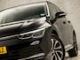 Volkswagen Golf 1.0 TSI Sportline (APPLE CARPLAY, GROOT NAVI, SFEERVERLICHTING, KEYLESS, GETINT GLAS, SPORTSTOELEN, PARKEERSENSOREN, LM VELGEN, ADAPTIVE CRUISE, NIEUWSTAAT)