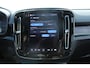 Volvo EX40 Single Motor Extended Range Ultra 82 kWh | Verwarmbare voorstoelen en stuurwiel | 360 graden camera | Premium audio by Harman Kardon | Warmtepomp | Adaptieve cruise control | Keyless