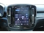 Volvo EX40 Single Motor Extended Range Ultra 82 kWh | Verwarmbare voorstoelen en stuurwiel | 360 graden camera | Premium audio by Harman Kardon | Warmtepomp | Adaptieve cruise control | Keyless