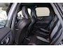 Volvo XC60 T6 Recharge AWD Plus Black Edition - Luchtvering - Panorama/schuifdak - IntelliSafe Assist & Surround - 360º Camera - Harman/Kardon audio - Adaptieve LED koplampen - Verwarmde voorstoelen, stuur & achterbank - Parkeersensoren voor & achter - Elektr. bedienb. voorstoelen met geheugen - Head up display - Draadloze tel. lader - Extra getint glas - Inklapbare trekhaak - 21' LMV