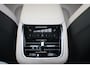 Volvo XC90 T8 Recharge AWD Ultra Bright Exec. Ed. - Luchtvering - Panorama/schuifdak - IntelliSafe Assist & Surround - 360º Camera - Bowers & Wilkins audio - Adaptieve LED koplampen - Verwarmde voorstoelen, stuur & achterbank - Parkeersensoren voor & achter - Elektr. bedienb. voorstoelen met geheugen - Head up display - Draadloze tel. lader - Extra getint glas - Inklapbare trekhaak - 22' LMV