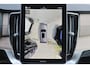 Volvo XC90 T8 Recharge AWD Ultra Bright Exec. Ed. - Luchtvering - Panorama/schuifdak - IntelliSafe Assist & Surround - 360º Camera - Bowers & Wilkins audio - Adaptieve LED koplampen - Verwarmde voorstoelen, stuur & achterbank - Parkeersensoren voor & achter - Elektr. bedienb. voorstoelen met geheugen - Head up display - Draadloze tel. lader - Extra getint glas - Inklapbare trekhaak - 22' LMV