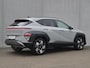Hyundai Kona 1.6 GDI HEV Comfort Smart Automaat / Fabrieksgarantie tot 1-2030 / Stuur- & Stoel verwarming / Achteruitrijcamera / Apple Carplay Android Auto / Keyless Entry/Start / Adaptief cruise control / Draadloze telefoon lader / Climate control /