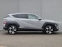Hyundai Kona 1.6 GDI HEV Comfort Smart Automaat / Fabrieksgarantie tot 1-2030 / Stuur- & Stoel verwarming / Achteruitrijcamera / Apple Carplay Android Auto / Keyless Entry/Start / Adaptief cruise control / Draadloze telefoon lader / Climate control /