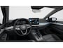 Volkswagen Golf Variant 1.5 eTSI Life Edition 116PK | Automaat | Apple carplay | Adaptieve cruise control | Climate Control | Trekhaak | Sfeerverlichting | Parkeersensoren | Achteruitrijcamera | Keyless | Stuur en Stoelverwarming | Side assist | Elektrische klep |