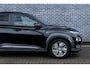 Hyundai Kona Electric EV Limited 64 kWh | Warmtepomp | Achterutirijcamera | Parkeersensoren | Stoelverwarming | Stoelventilatie | Head-up Display | Navigatie | Apple Carplay | Android Auto | Cruise Control Adaptief
