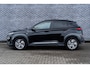 Hyundai Kona Electric EV Limited 64 kWh | Warmtepomp | Achterutirijcamera | Parkeersensoren | Stoelverwarming | Stoelventilatie | Head-up Display | Navigatie | Apple Carplay | Android Auto | Cruise Control Adaptief