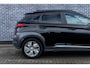 Hyundai Kona Electric EV Limited 64 kWh | Warmtepomp | Achterutirijcamera | Parkeersensoren | Stoelverwarming | Stoelventilatie | Head-up Display | Navigatie | Apple Carplay | Android Auto | Cruise Control Adaptief
