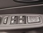 Renault Captur TCe 150 EDC Automaat Intens | Easy Life Pack = Parkeersensoren rondom met achteruitrijcamera en semi-automatisch inparkeren | R-Link navigatie | Climate control | 17" Lichtmetalen velgen | Allseasonbanden |