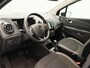 Renault Captur TCe 150 EDC Automaat Intens | Easy Life Pack = Parkeersensoren rondom met achteruitrijcamera en semi-automatisch inparkeren | R-Link navigatie | Climate control | 17" Lichtmetalen velgen | Allseasonbanden |