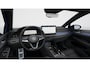 Volkswagen Golf Variant 1.5 eTSI R-Line Edition 116PK | Automaat | Navigatie | Apple carplay | Adaptieve cruise control | Climate Control | Panoramaschuif-kanteldak | Sfeerverlichting | Parkeersensoren | Achteruitrijcamera | Keyless | Stuur en Stoelverwarming | Side assist | Elektrische klep |