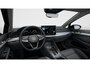 Volkswagen Golf Variant 1.5 eTSI Life Edition 116PK | Automaat | Apple carplay | Adaptieve cruise control | Climate Control | Trekhaak | Sfeerverlichting | Parkeersensoren | 360 camera | Keyless | Stuur en Stoelverwarming | Side assist | Elektrische klep | 18"inch Catania velgen |