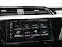 Audi E-tron 55 quattro Business edition 95 kWh | Afneembare trekhaak | Appconnect | Achteruitrij camera | Navigatie | Wifi | Parkeesensoren voor en achter | Electr.bedienbare voorstoelen | Bestuurdersstoel met geheugen | Bluetooth |