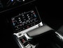 Audi E-tron 55 quattro Business edition 95 kWh | Afneembare trekhaak | Appconnect | Achteruitrij camera | Navigatie | Wifi | Parkeesensoren voor en achter | Electr.bedienbare voorstoelen | Bestuurdersstoel met geheugen | Bluetooth |