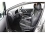 Toyota Avensis 1.8 VVTi Dynamic Business | Trekhaak | Alcantara Bekleding | Licht en Regensensor | Keyless Entry | Stoelverwarming |