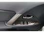 Toyota Avensis 1.8 VVTi Dynamic Business | Trekhaak | Alcantara Bekleding | Licht en Regensensor | Keyless Entry | Stoelverwarming |