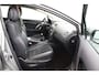 Toyota Avensis 1.8 VVTi Dynamic Business | Trekhaak | Alcantara Bekleding | Licht en Regensensor | Keyless Entry | Stoelverwarming |