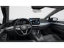 Volkswagen Golf Variant 1.5 TSI Life Edition 116PK | Apple carplay | Adaptieve cruise control | Elektrisch verstelbare Bestuurderstoel | Climate Control | Trekhaak | Sfeerverlichting | Parkeersensoren | Achteruitrijcamera | Keyless | Stuur en Stoelverwarming | Side assist | Elektrische klep |