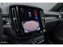 Volvo XC40 Recharge Plus 70 kWh | Zwenkbare trekhaak | Adaptieve cruise | Blis | Leder/stof |