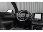 Volvo XC40 Recharge Plus 70 kWh | Zwenkbare trekhaak | Adaptieve cruise | Blis | Leder/stof |