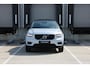 Volvo XC40 T5 Recharge R-Design | Trekhaak | Panoramadak | Premium audio by Harman Kardon | Verwarmbare voorstoelen en stuurwiel | Apple carplay/Android auto