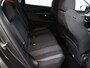 Peugeot 3008 1.2 PureTech Active Apple Carplay/Android Auto, Bluetooth, Navigatie, Cruise control, Rijstrooksensor, Parkeersensor achter, Buitenspiegels elektrisch verstel- en verwarmbaar Hoge instap met veel ruimte in de auto. Luxe suv met alles erop en eraan.