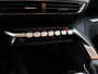 Peugeot 3008 1.2 PureTech Active Apple Carplay/Android Auto, Bluetooth, Navigatie, Cruise control, Rijstrooksensor, Parkeersensor achter, Buitenspiegels elektrisch verstel- en verwarmbaar Hoge instap met veel ruimte in de auto. Luxe suv met alles erop en eraan.