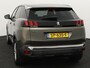 Peugeot 3008 1.2 PureTech Active Apple Carplay/Android Auto, Bluetooth, Navigatie, Cruise control, Rijstrooksensor, Parkeersensor achter, Buitenspiegels elektrisch verstel- en verwarmbaar Hoge instap met veel ruimte in de auto. Luxe suv met alles erop en eraan.