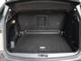 Peugeot 3008 1.2 PureTech Active Apple Carplay/Android Auto, Bluetooth, Navigatie, Cruise control, Rijstrooksensor, Parkeersensor achter, Buitenspiegels elektrisch verstel- en verwarmbaar Hoge instap met veel ruimte in de auto. Luxe suv met alles erop en eraan.