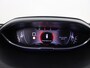 Peugeot 3008 1.2 PureTech Active Apple Carplay/Android Auto, Bluetooth, Navigatie, Cruise control, Rijstrooksensor, Parkeersensor achter, Buitenspiegels elektrisch verstel- en verwarmbaar Hoge instap met veel ruimte in de auto. Luxe suv met alles erop en eraan.