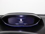 Peugeot 3008 1.2 PureTech Active Apple Carplay/Android Auto, Bluetooth, Navigatie, Cruise control, Rijstrooksensor, Parkeersensor achter, Buitenspiegels elektrisch verstel- en verwarmbaar Hoge instap met veel ruimte in de auto. Luxe suv met alles erop en eraan.