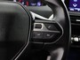 Peugeot 3008 1.2 PureTech Active Apple Carplay/Android Auto, Bluetooth, Navigatie, Cruise control, Rijstrooksensor, Parkeersensor achter, Buitenspiegels elektrisch verstel- en verwarmbaar Hoge instap met veel ruimte in de auto. Luxe suv met alles erop en eraan.