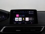 Peugeot 3008 1.2 PureTech Active Apple Carplay/Android Auto, Bluetooth, Navigatie, Cruise control, Rijstrooksensor, Parkeersensor achter, Buitenspiegels elektrisch verstel- en verwarmbaar Hoge instap met veel ruimte in de auto. Luxe suv met alles erop en eraan.